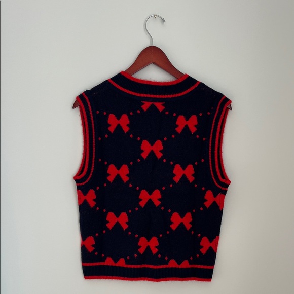 THML Veronica Bow Pattern V-Neck Sweater Vest Navy and Red NWT Size S - Picture 4 of 15